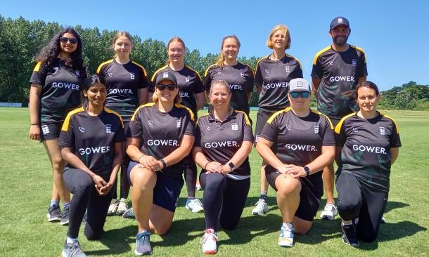Guernsey Women’s Cricket Team wear their new kit & take part in the Queen’s Baton Relay